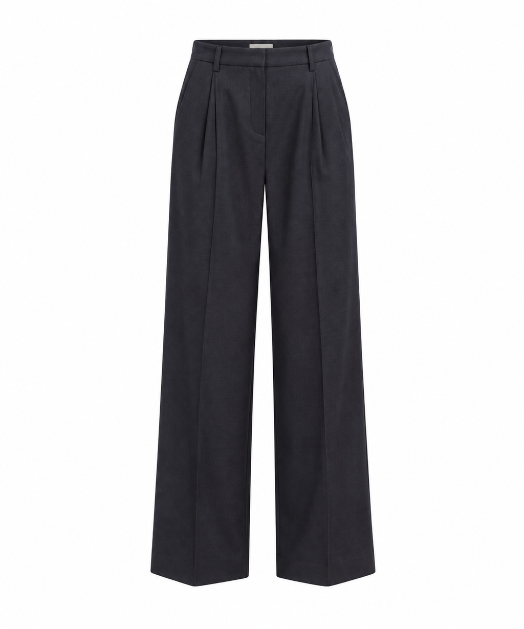 PANTALON CON PINZAS AZUL MARINO