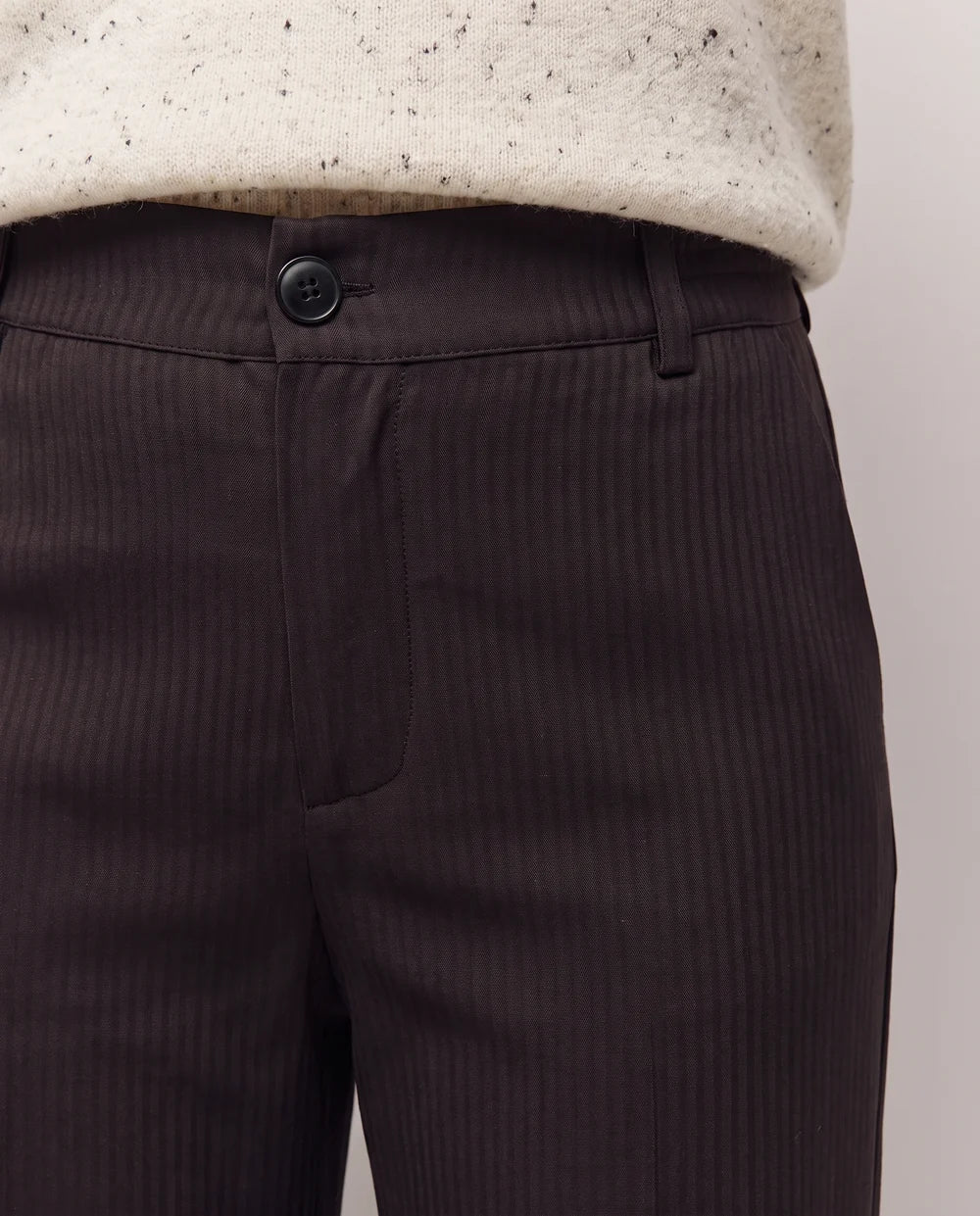PANTALON LARGO CON GOMA GRIS OSCURO